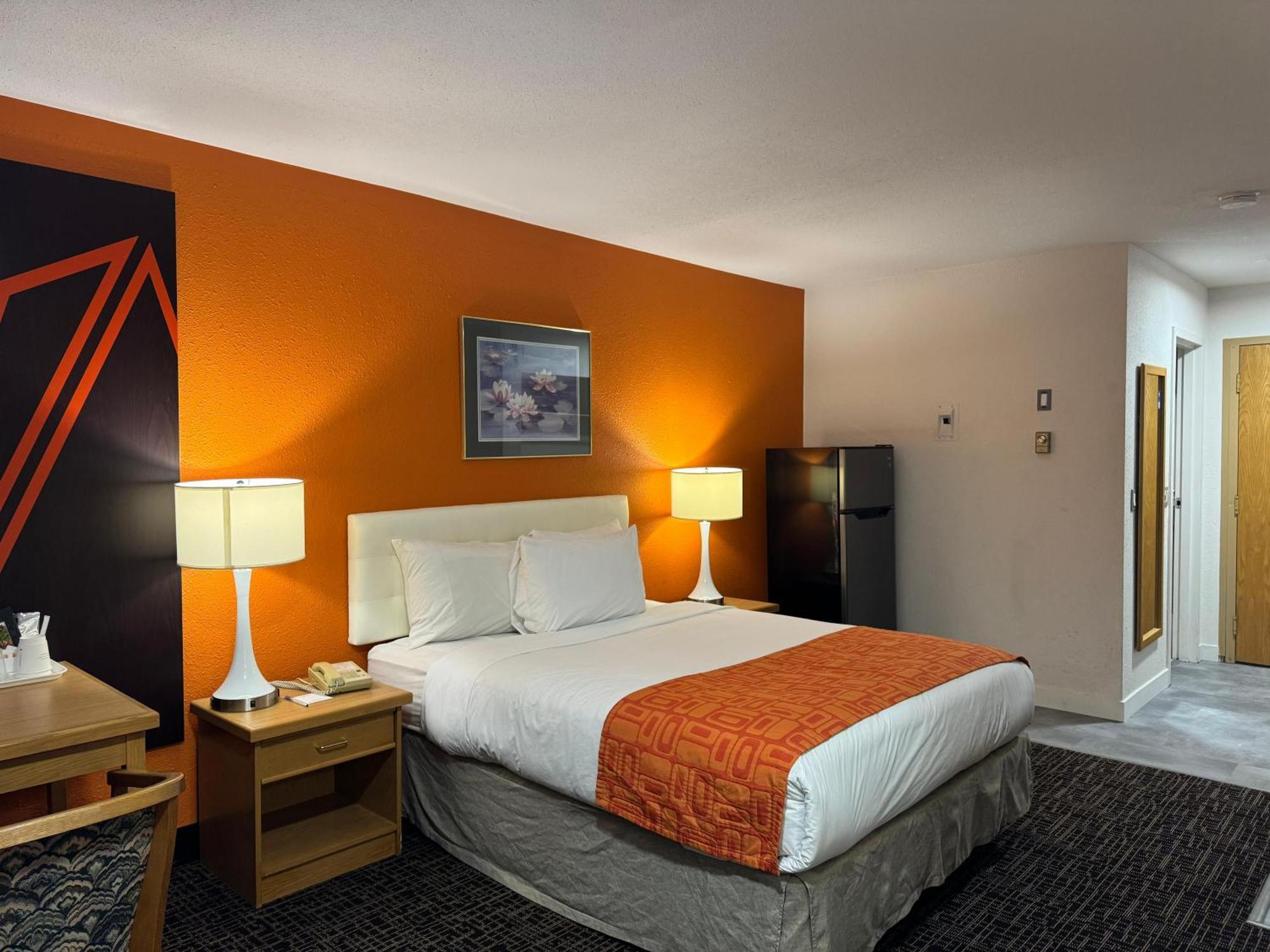 Howard Johnson By Wyndham Fort St. John Экстерьер фото